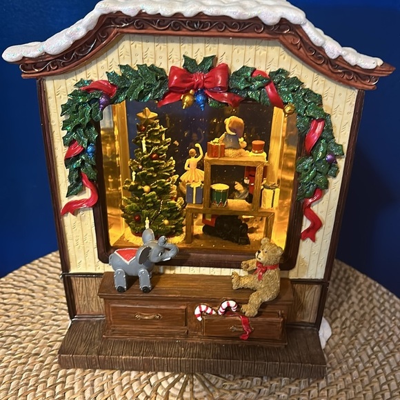 Kirkland Signature Christmas "Toy Store" Windowpane Musical Lighted Waterglobe - Picture 6 of 7